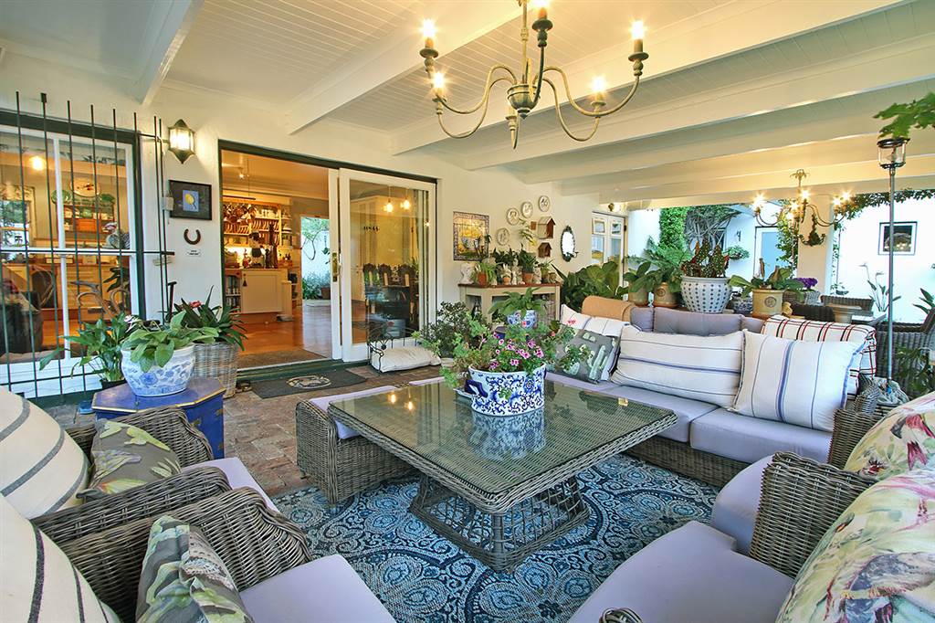 4 Bed House in Constantia photo number 7