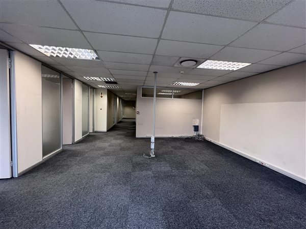238  m² Commercial space