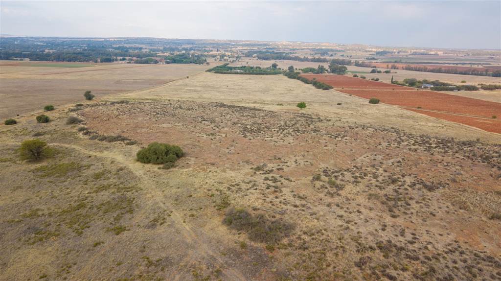 24.3 ha Land available in Bloemfontein Rural photo number 12