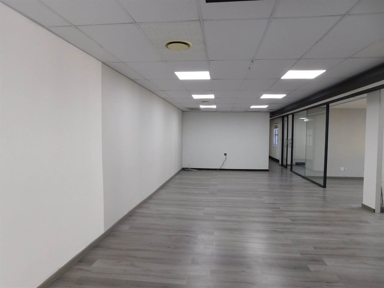188  m² Office Space in Hyde Park photo number 9