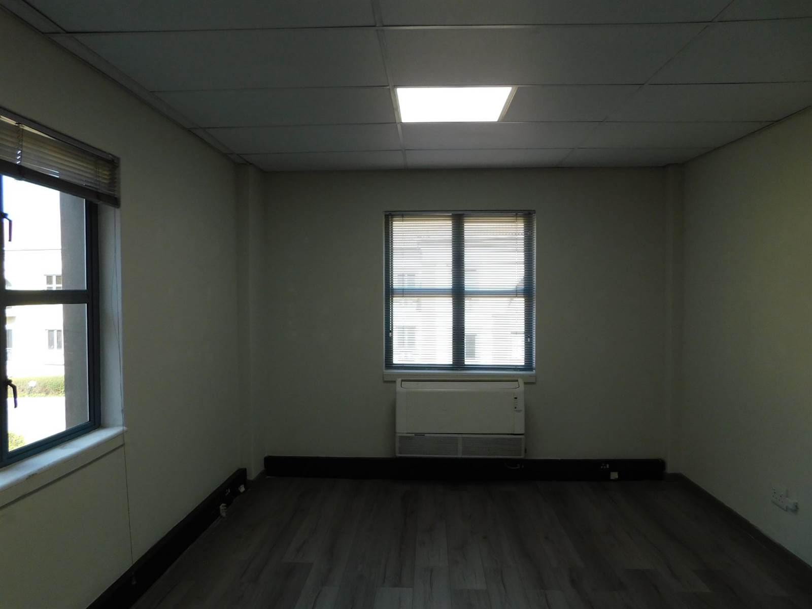 188  m² Office Space in Hyde Park photo number 11