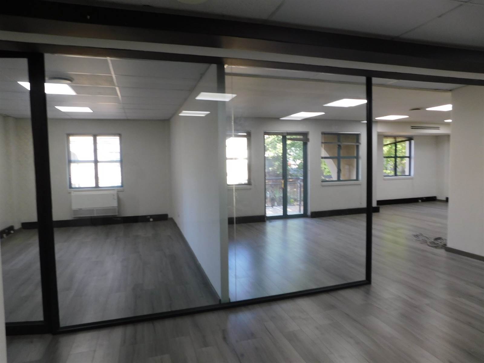 188  m² Office Space in Hyde Park photo number 12