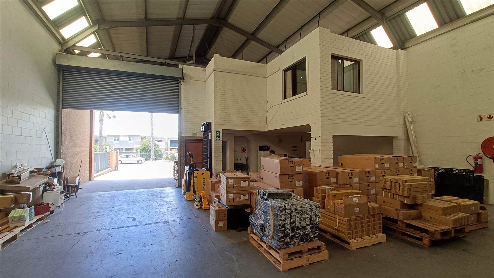 420  m² Industrial space in Killarney Gardens photo number 3
