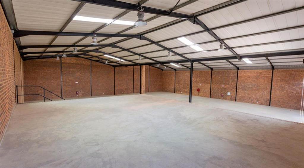 1050  m² Industrial space in Pomona photo number 5