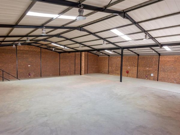 1 050  m² Industrial space