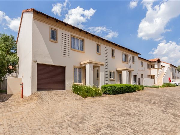 3 Bed Cluster in Country View