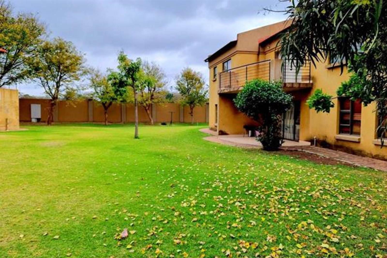 2 Bed Townhouse in Penina Park photo number 1