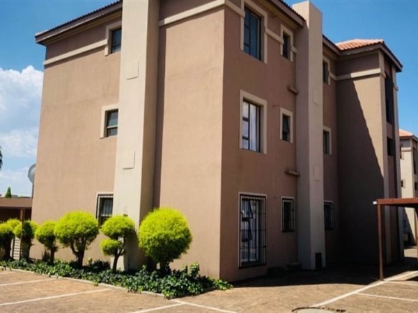 1 Bedroom Flat 1 Bedroom Flat