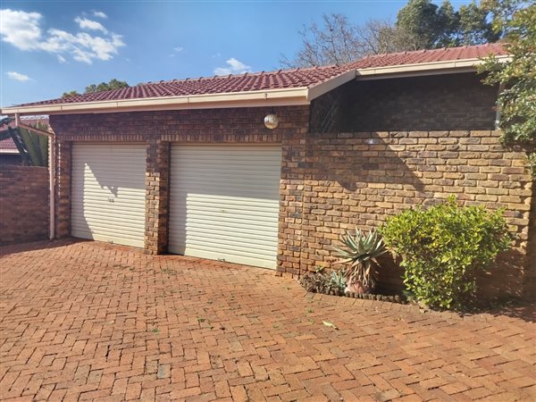 3 Bedroom Townhouse 3 Bedroom Townhouse
