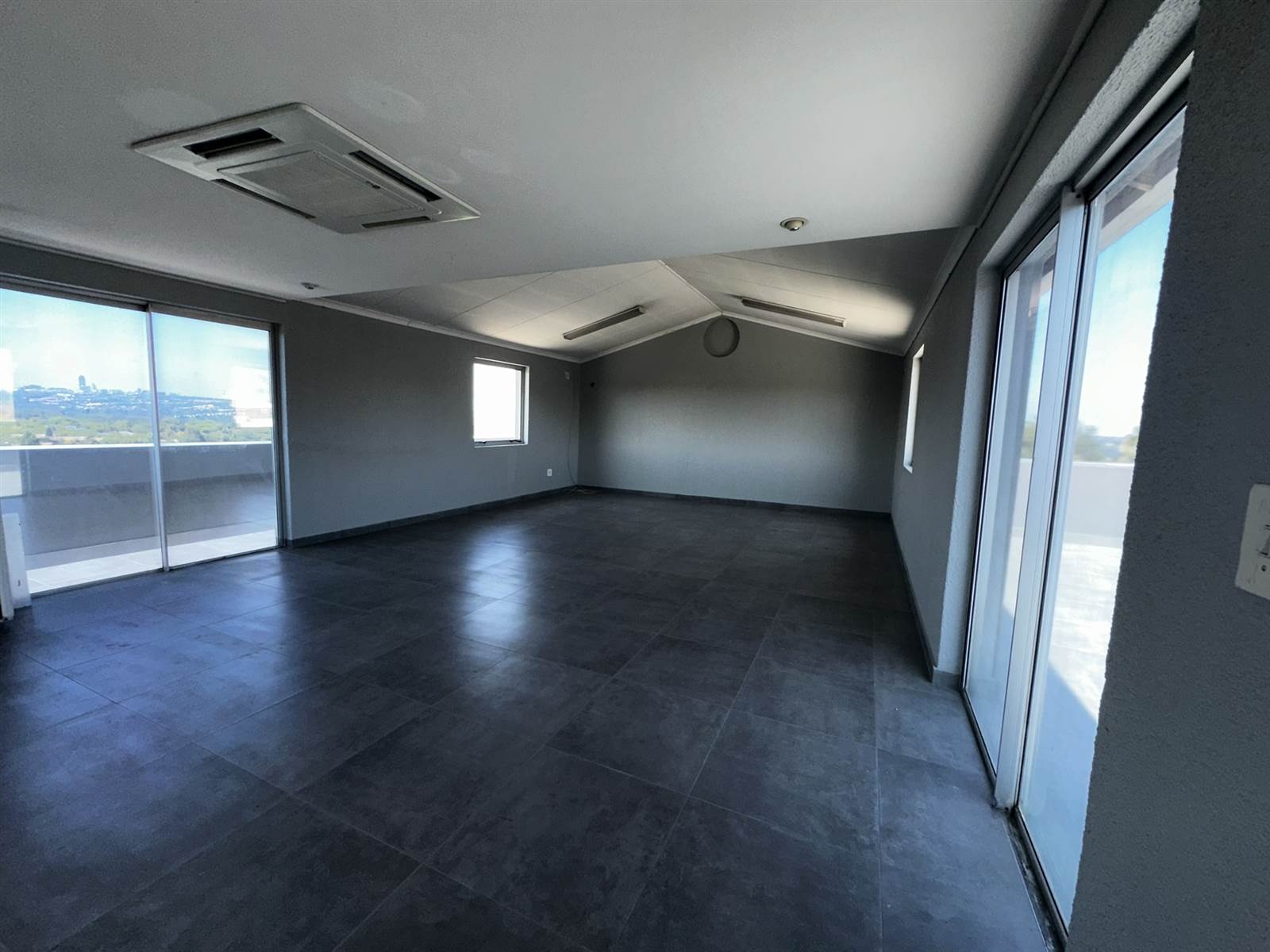 962  m² Commercial space in Sunninghill photo number 16