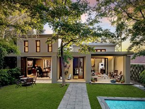 3 Bed House in Parktown North