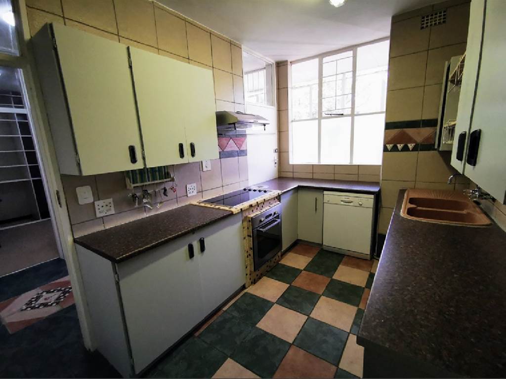 3 Bed House in Parktown photo number 4
