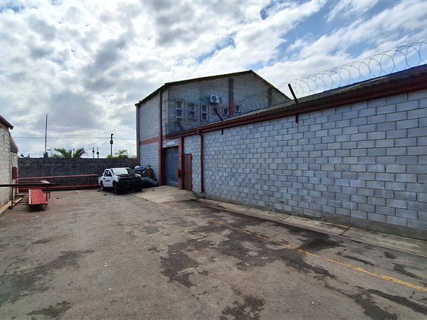 328  m² Industrial space