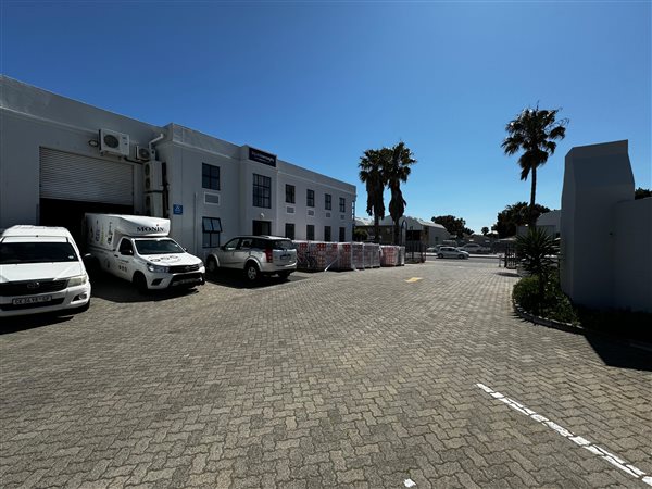 535  m² Industrial space