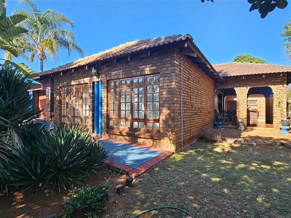 4 Bedroom House 4 Bedroom House