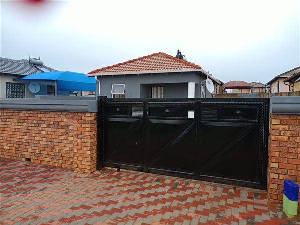 2 Bedroom House 2 Bedroom House