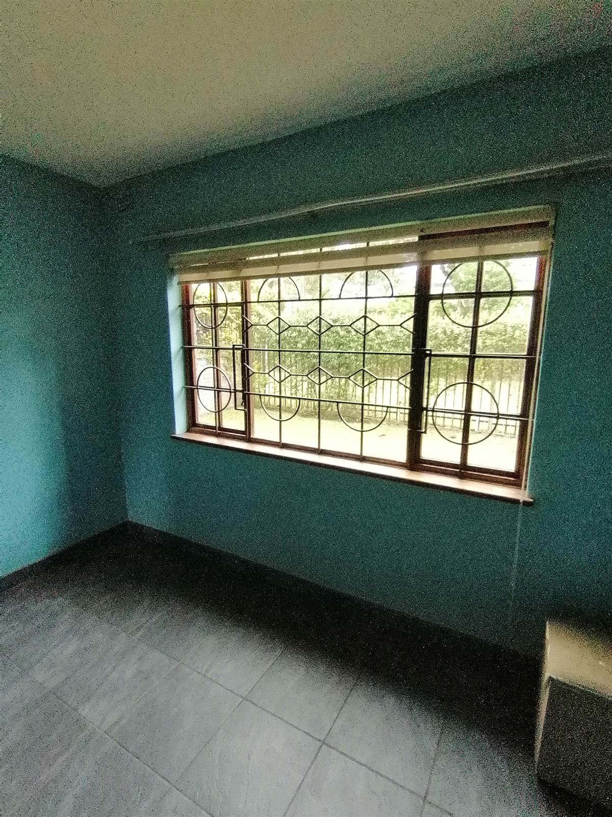 3 Bed Apartment in Pinetown Central photo number 17