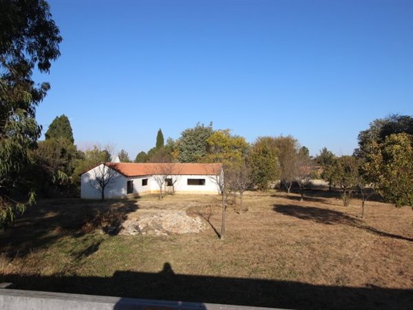 1 982 m² Land