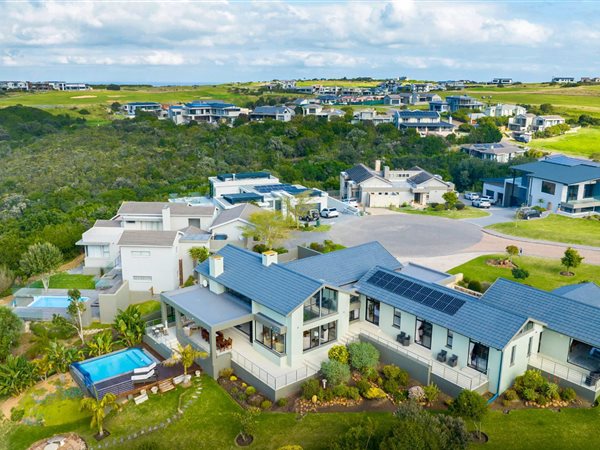 5 Bed House in Oubaai and surrounds