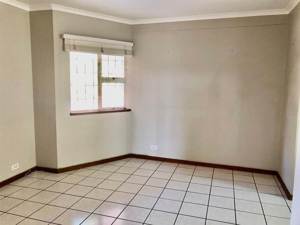 3 Bed Apartment in Westville photo number 11