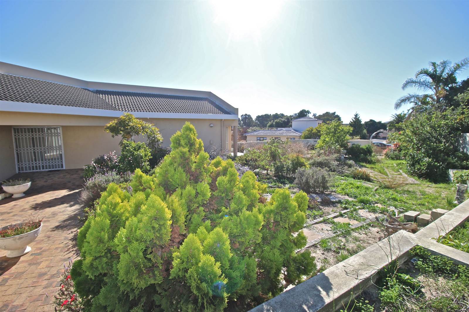 4 Bed House in Plattekloof photo number 25