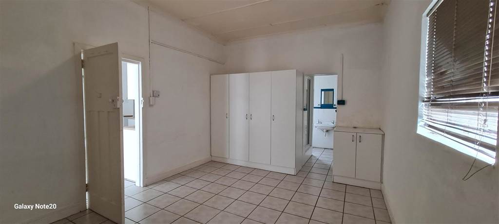 5 Bed House in Jeffreys Bay photo number 8