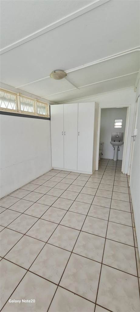 5 Bed House in Jeffreys Bay photo number 12