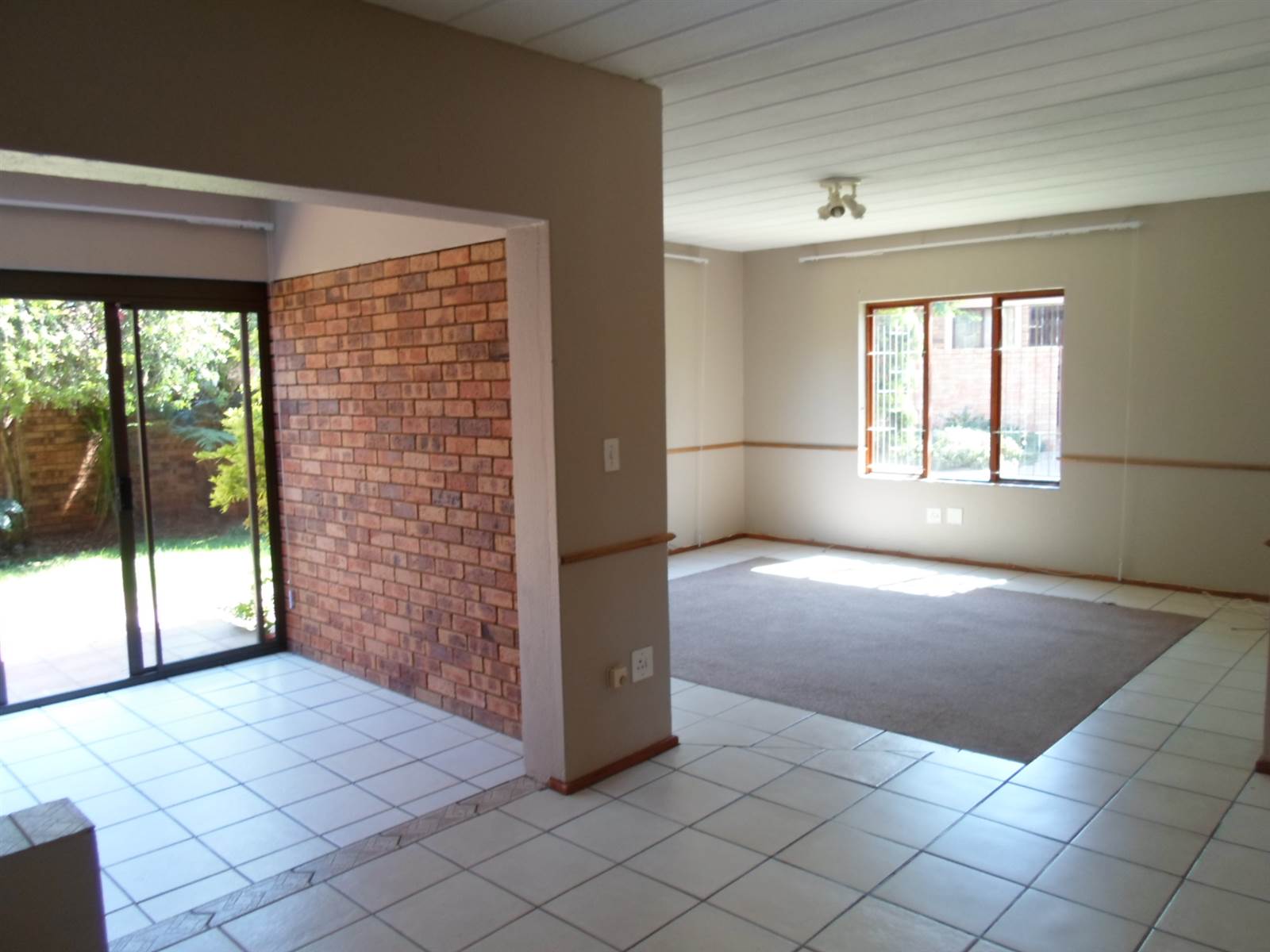3 Bed Townhouse in Centurion Golf Estate photo number 5
