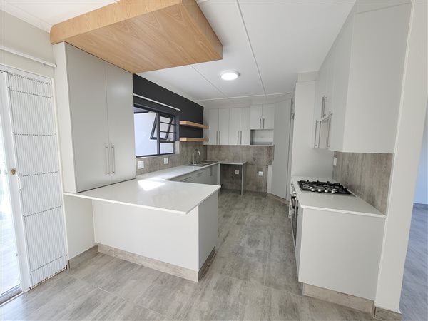 4 Bedroom House 4 Bedroom House