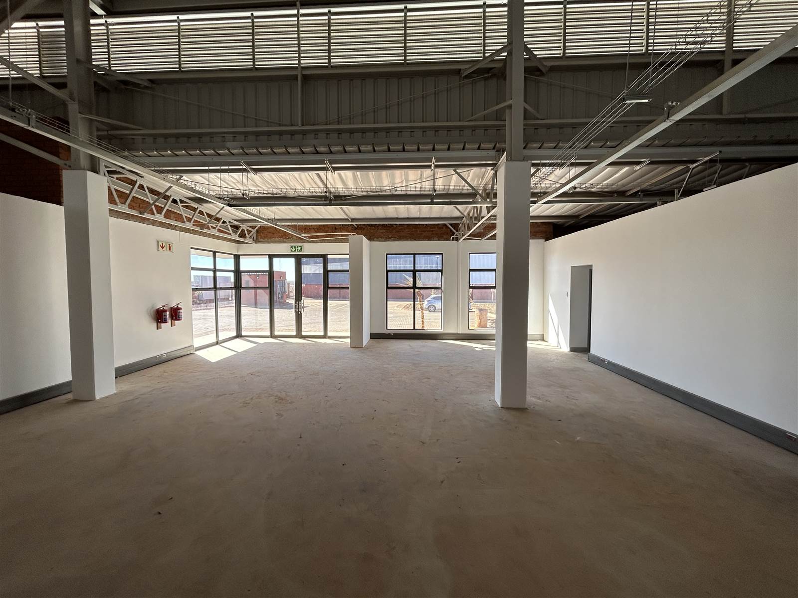 1325  m² Industrial space in Glen Marais photo number 3