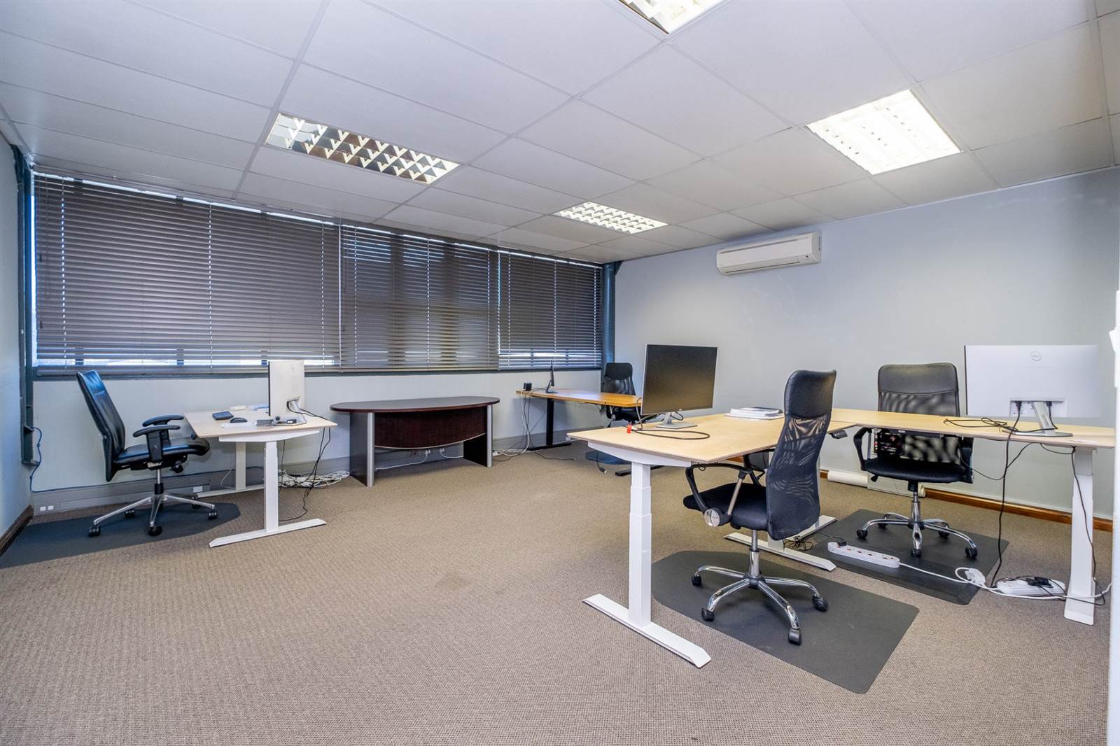 247  m² Office Space in Stellenbosch Central photo number 5