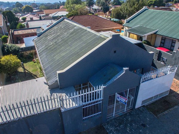 2 Bedroom House 2 Bedroom House