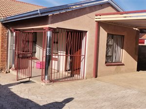2 Bed House in Soshanguve