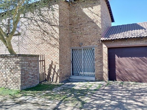 2 Bedroom Townhouse 2 Bedroom Townhouse