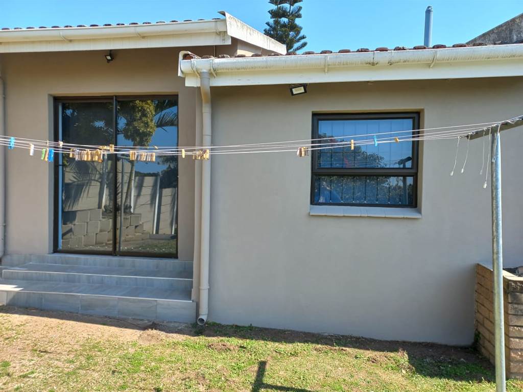 0.5 Bed House in Illovo Glen photo number 2