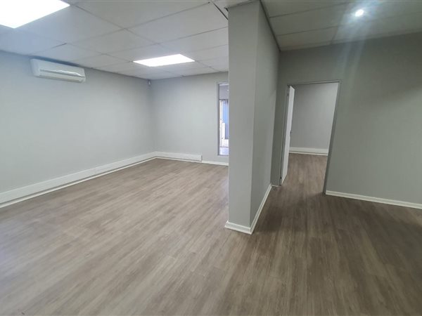 121 m² Commercial space 121 m² Commercial space