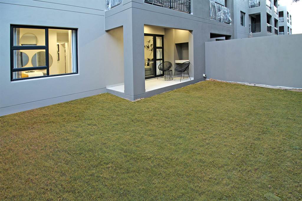 3 Bed Apartment in Fourways photo number 29