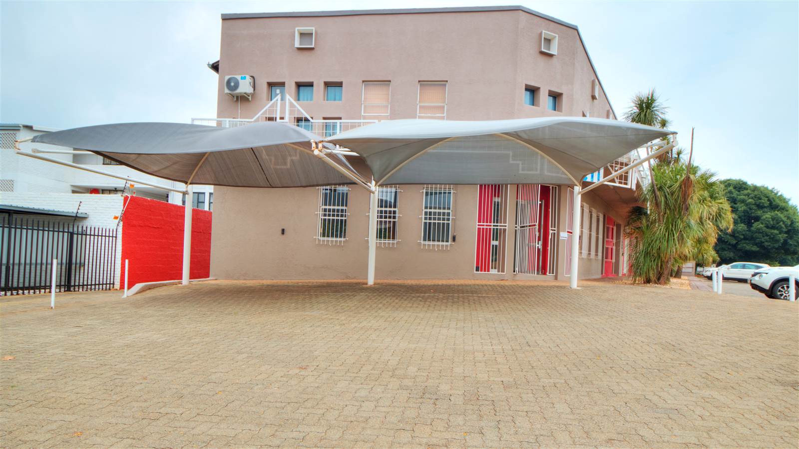 219  m² Commercial space in Northcliff photo number 1