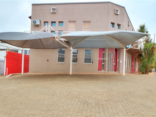 219  m² Commercial space in Northcliff