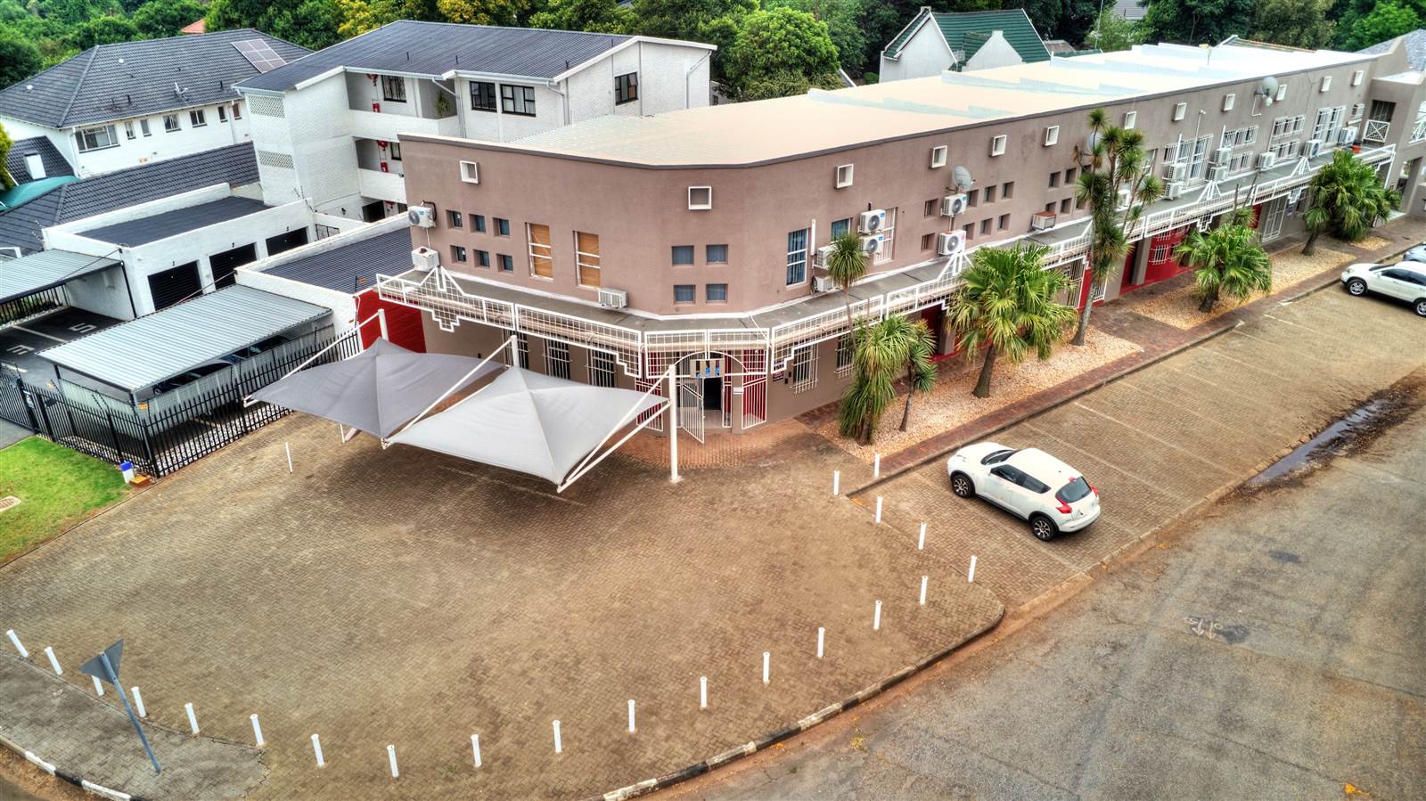219  m² Commercial space in Northcliff photo number 2