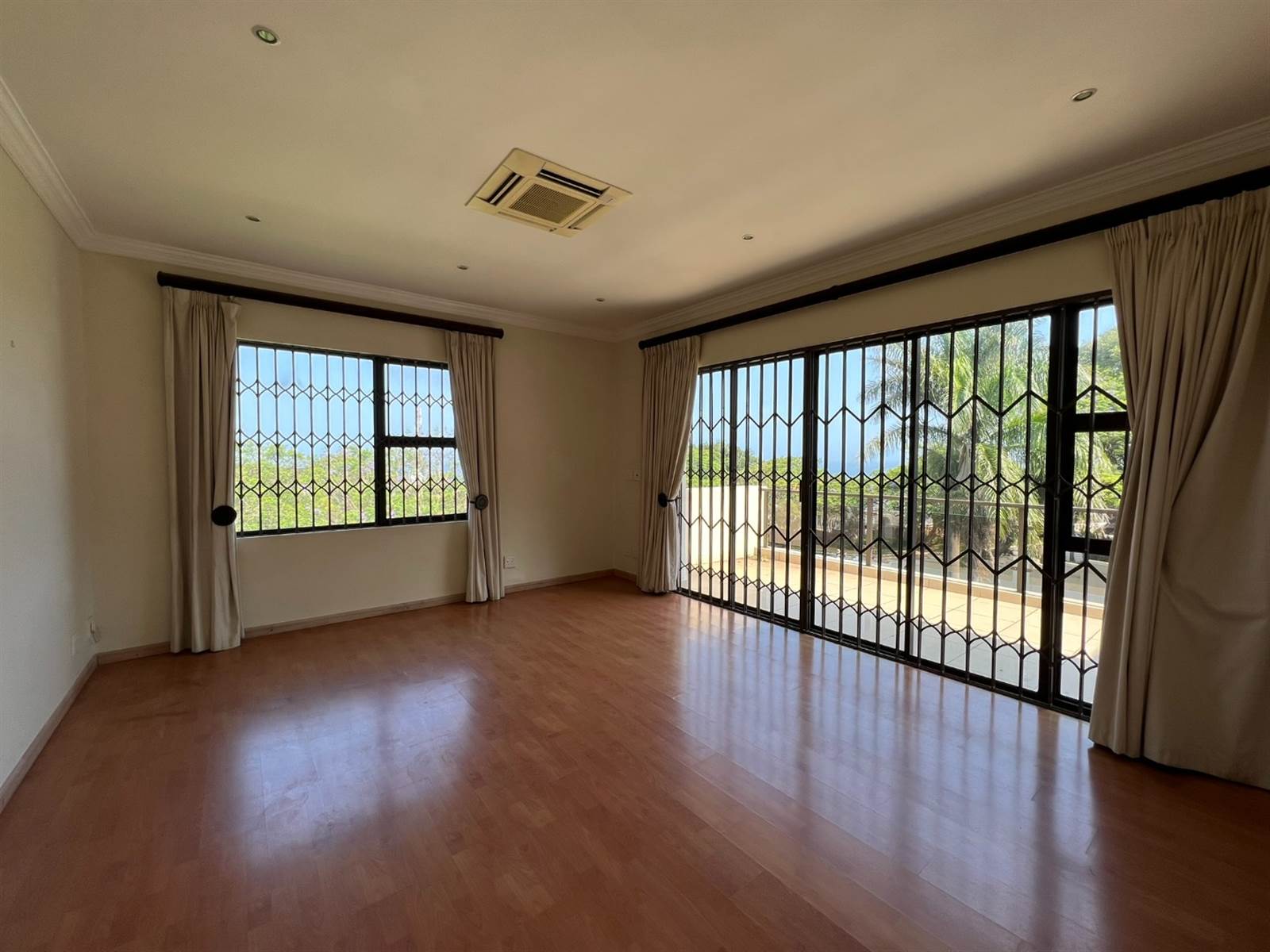 6 Bed House in Durban North photo number 23