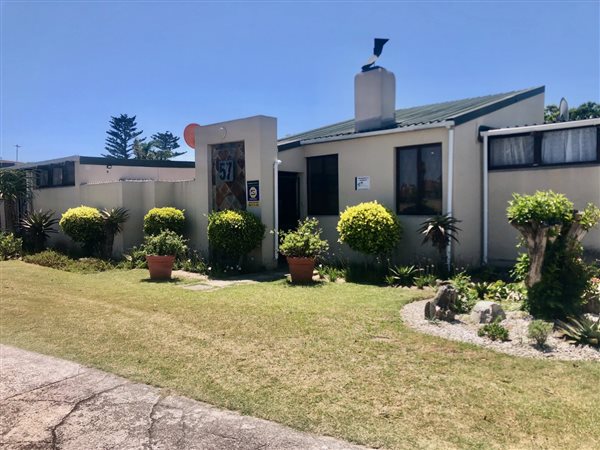 9 Bed House in Summerstrand