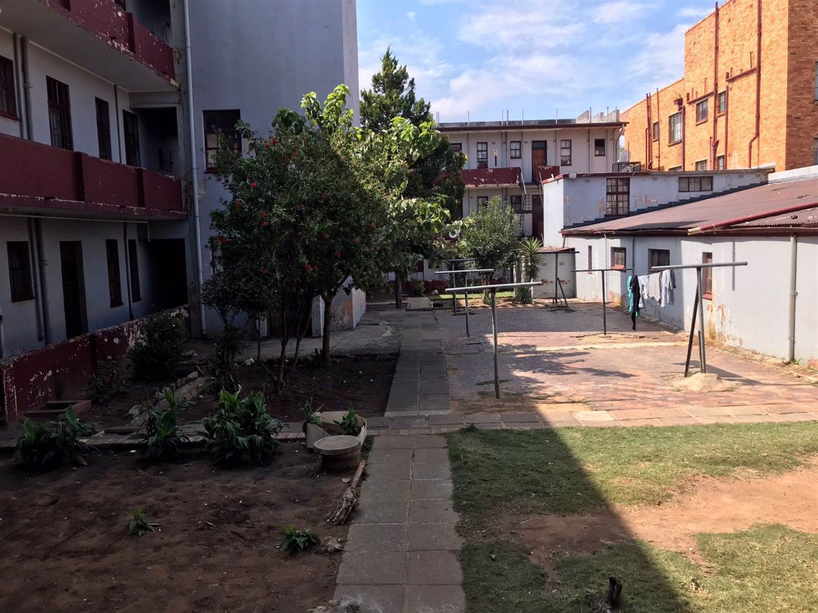 2 Bed Apartment in Rosettenville photo number 26