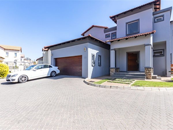 3 Bed Townhouse in Blue Valley Golf Estate