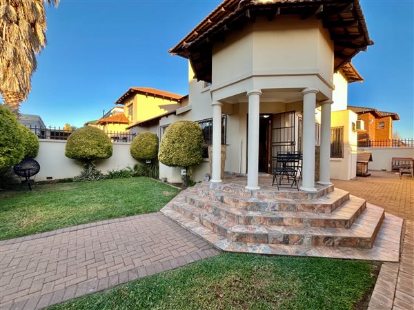 3 Bedroom House 3 Bedroom House