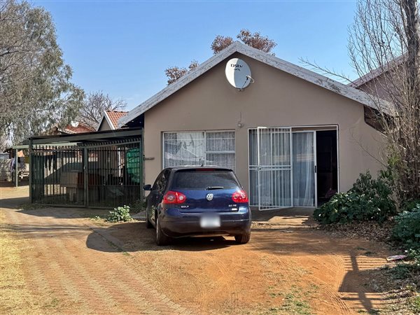 1 Bedroom Flat 1 Bedroom Flat