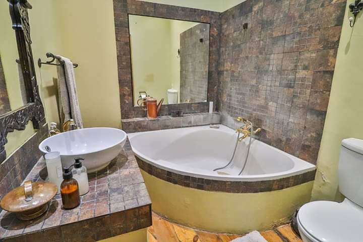 8 Bed House in Graaff Reinet photo number 28