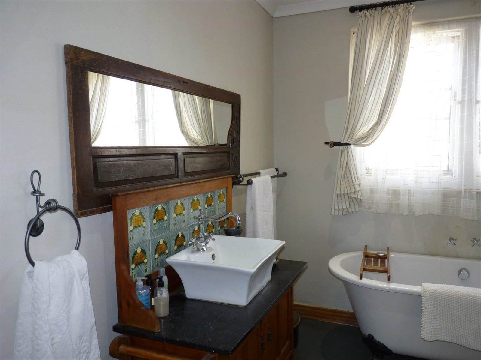 8 Bed House in Graaff Reinet photo number 11