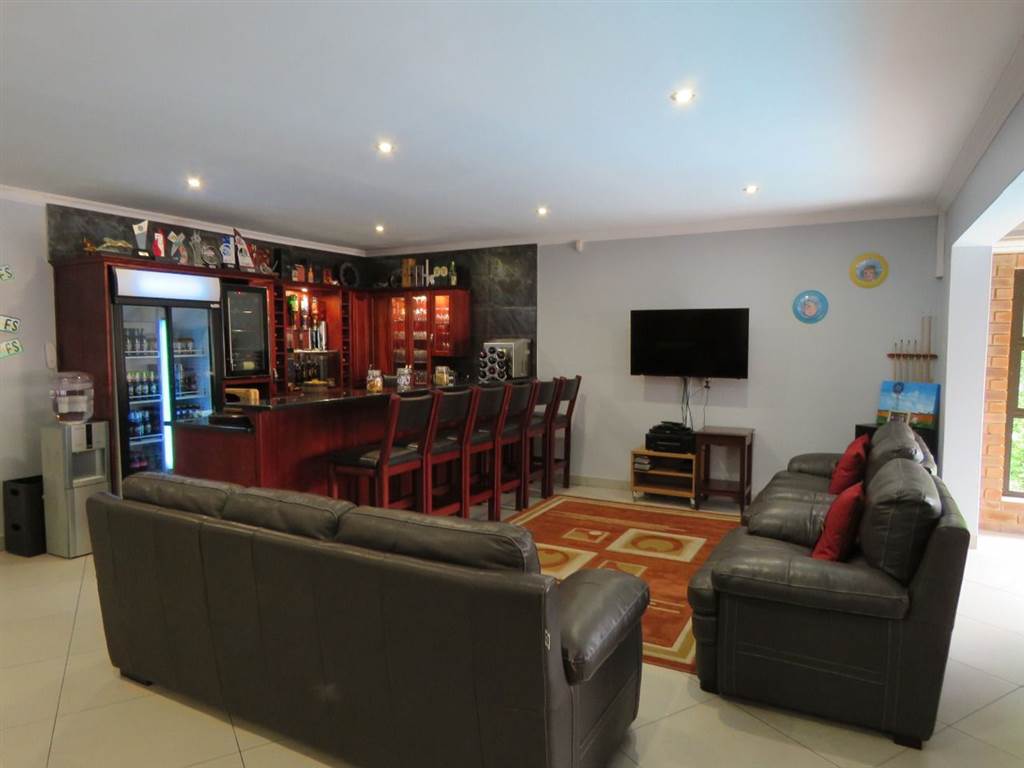 4 Bed House in Vaalpark photo number 29
