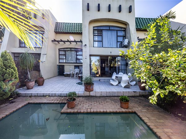 3 Bedroom Townhouse 3 Bedroom Townhouse